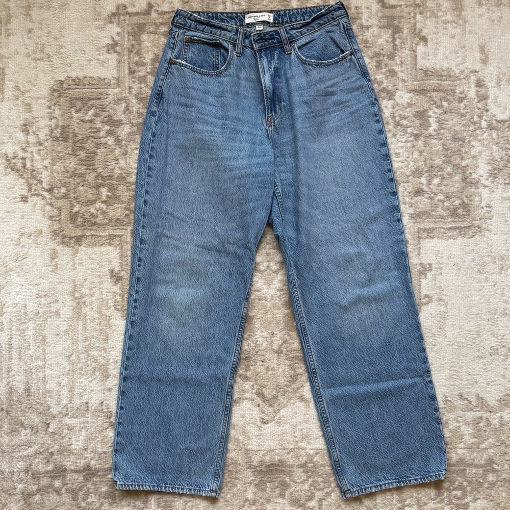 Abercrombie & Fitch Curve Love High Rise Loose Jeans Size 29 - Picture 4 of 10